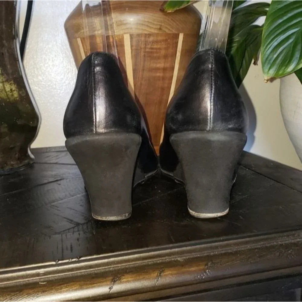 Taryn Rose Wedge Peep Toe Heels Size 38